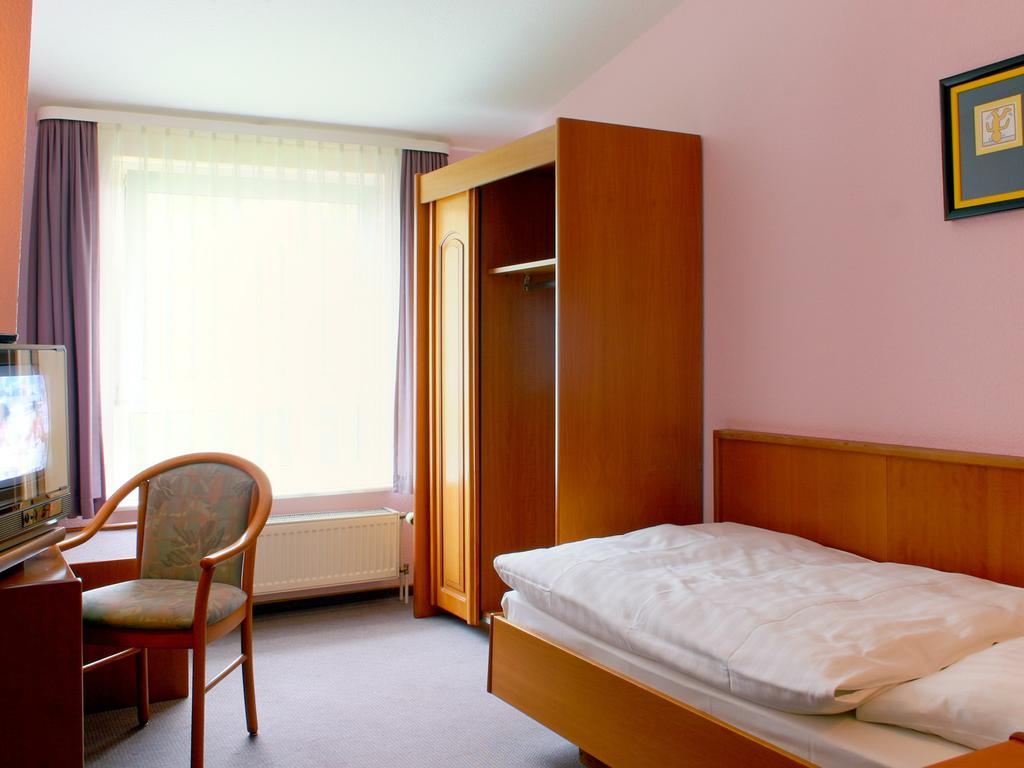 Kaerntner Stub'N Hotel Königslutter am Elm Room photo